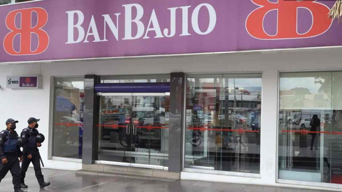 Asaltan a pareja tras retirar 145 mil pesos en sucursal de BanBajío, al norte de Puebla