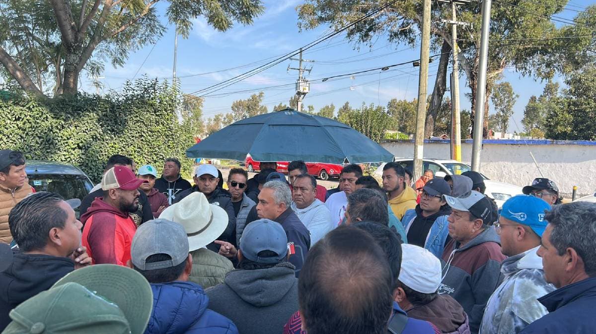 Vendedores de autos protestan en Puebla tras desalojo de “La Ciénega”; acusan falta de reubicación