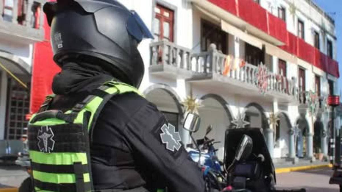 Balacera en Coronango: policías frustran rescate de detenidos, delincuentes huyen abandonando motos