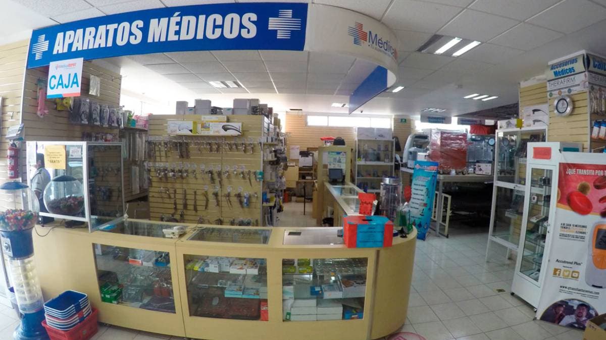 Delincuentes irrumpen en negocio de Huauchinango y roban 250 mil en aparatos médicos