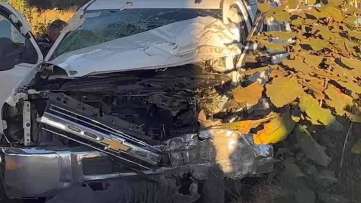 Volcadura de camioneta paraliza parcialmente la autopista México–Puebla a la altura de los Estadios