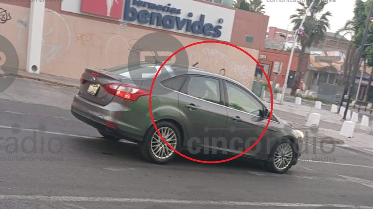 Poblana se queda dormida dentro de su auto encendido en plena Avenida Juárez