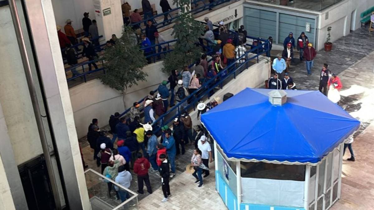 Tras bloquear la Puebla–Orizaba, simpatizantes de “El Toñín” toman oficinas de Conagua en Puebla