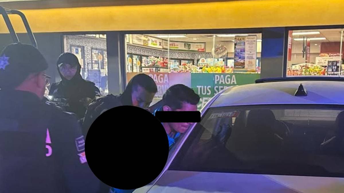 De “chistosito” a detenido: borracho realizó falsa denuncia de una ‘narcomanta en tienda OXXO de Puebla