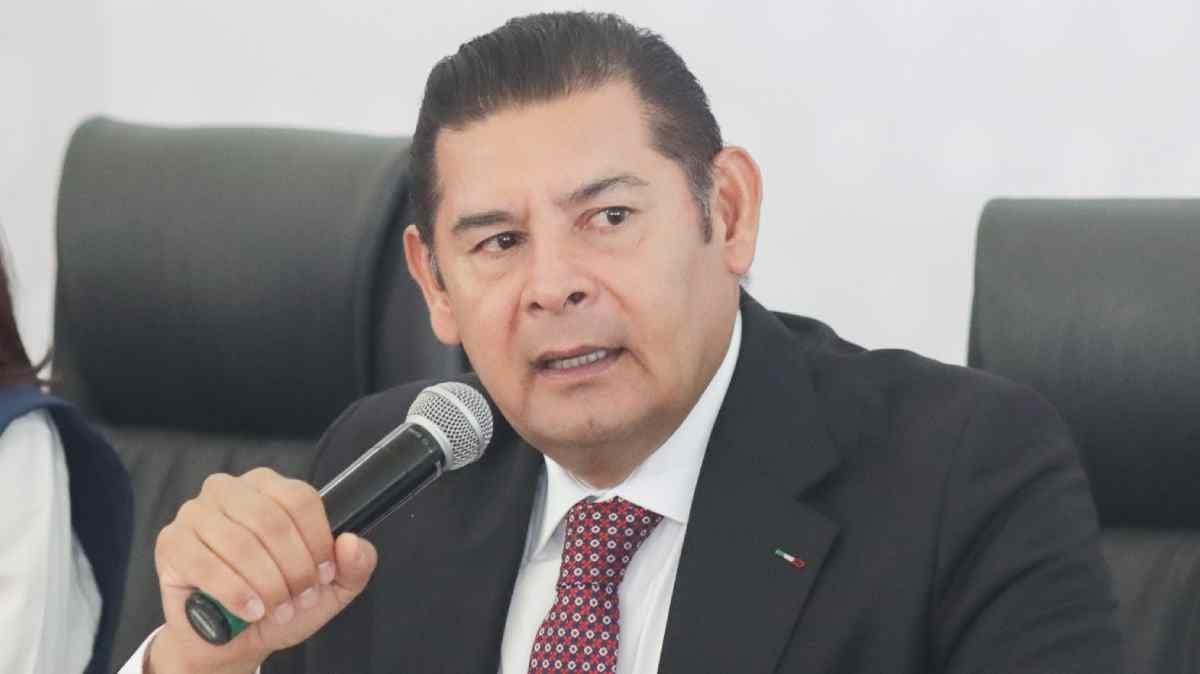 “Ni robar, ni mentir”: Armenta pide a servidores públicos honradez y compromiso con Puebla