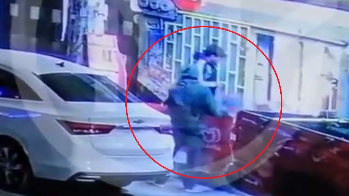 VIDEO | Comando armado asalta tiendita en Santa Cruz Buenavista y escapa en auto sin placas