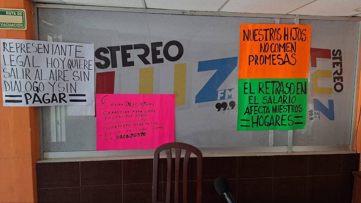 Trabajadores de Stereo Luz 99.9 FM protestan por adeudos salariales acumulados desde 2019