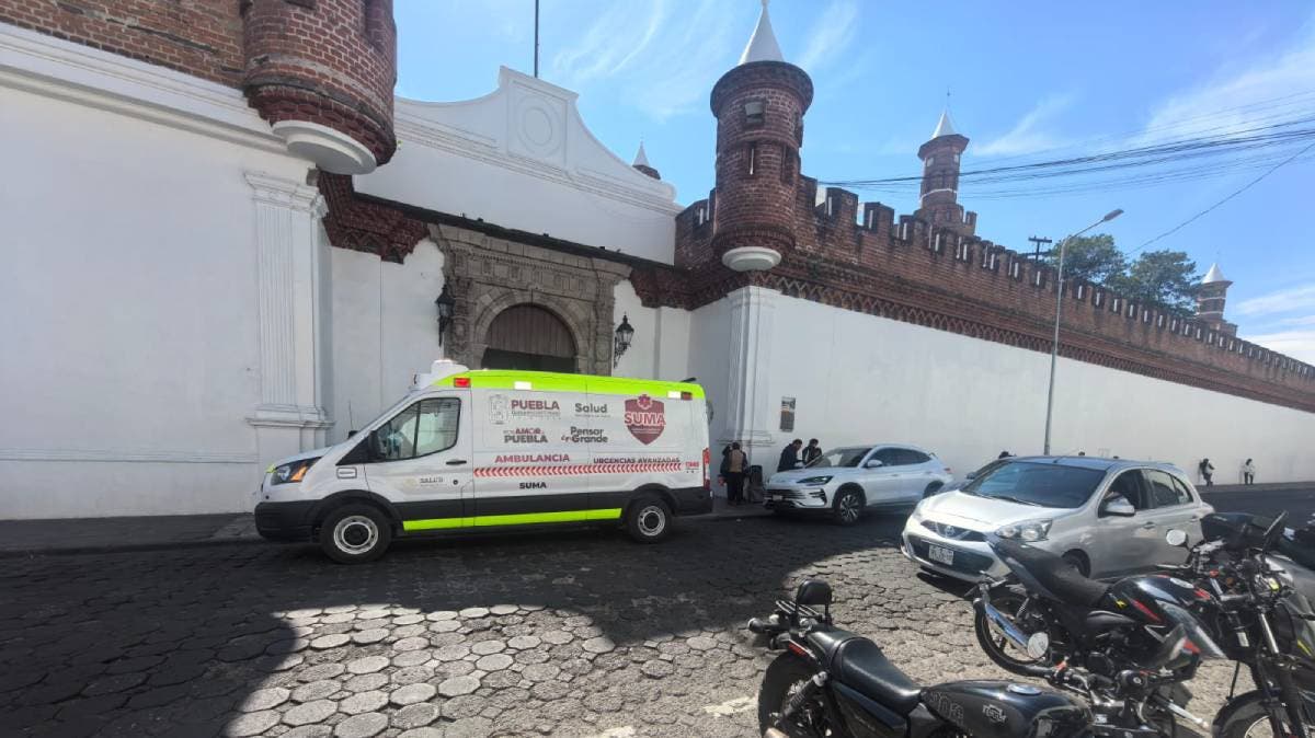 Cardiacazo en CIS San Javier: Paro cardíaco sorprende a hombre en trámite de licencia en Puebla