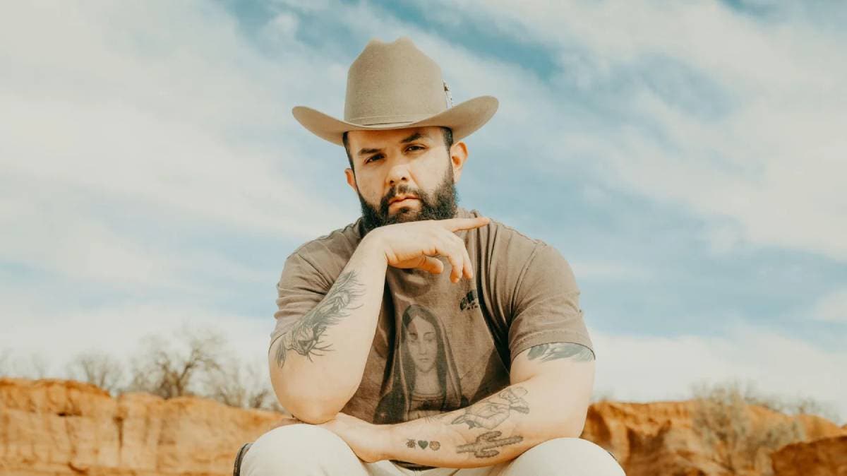 Carín León cancela Feria de León 2026 tras ser diagnosticado con dengue