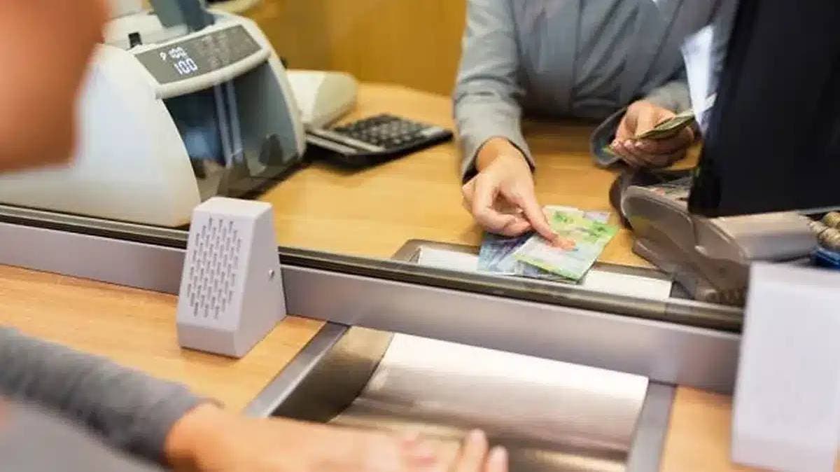 Morena propone cárcel severa contra “halcones bancarios” coludidos en robos en Puebla