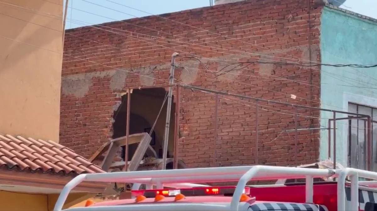 Explosión de caldera sacude baños públicos en Puebla; daños alcanzan viviendas cercanas
