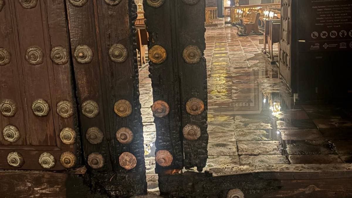 Atacan la Catedral de Puebla: INAH denuncia vandalismo ante la FGR