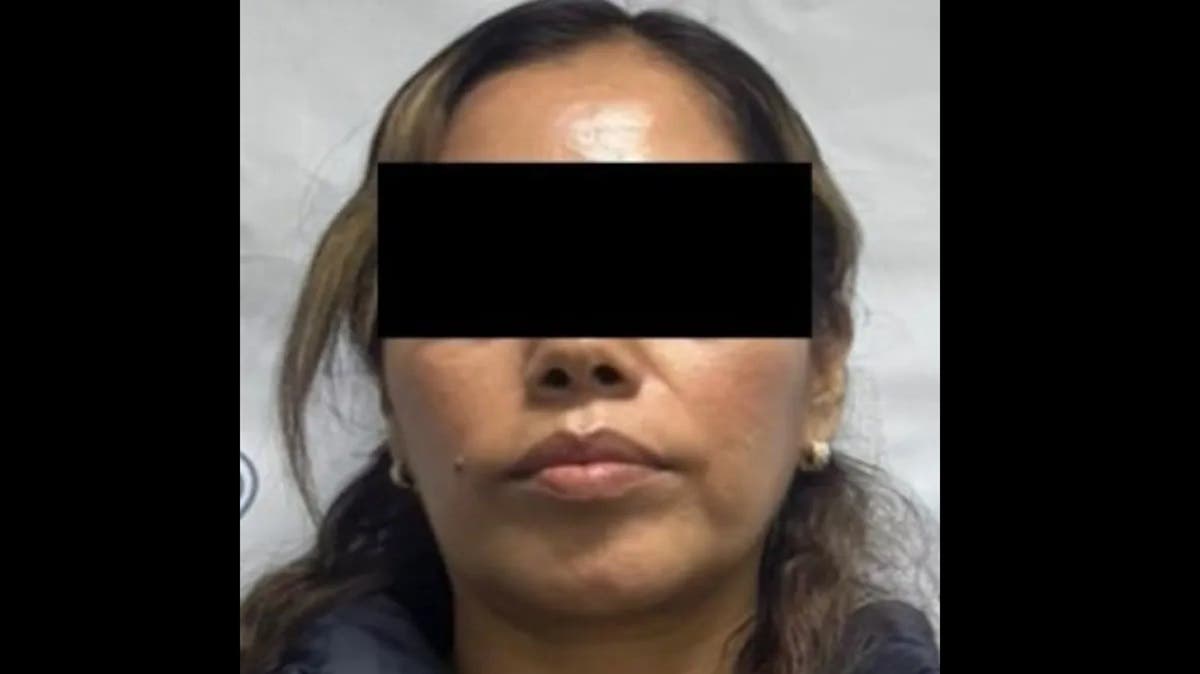 Ferrari robado en EU destapa red de placas falsas : detienen a funcionaria estatal