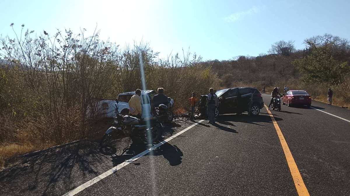 Accidente en la carretera Puebla–Huajuapan deja al menos cinco personas lesionadas y paraliza la vía