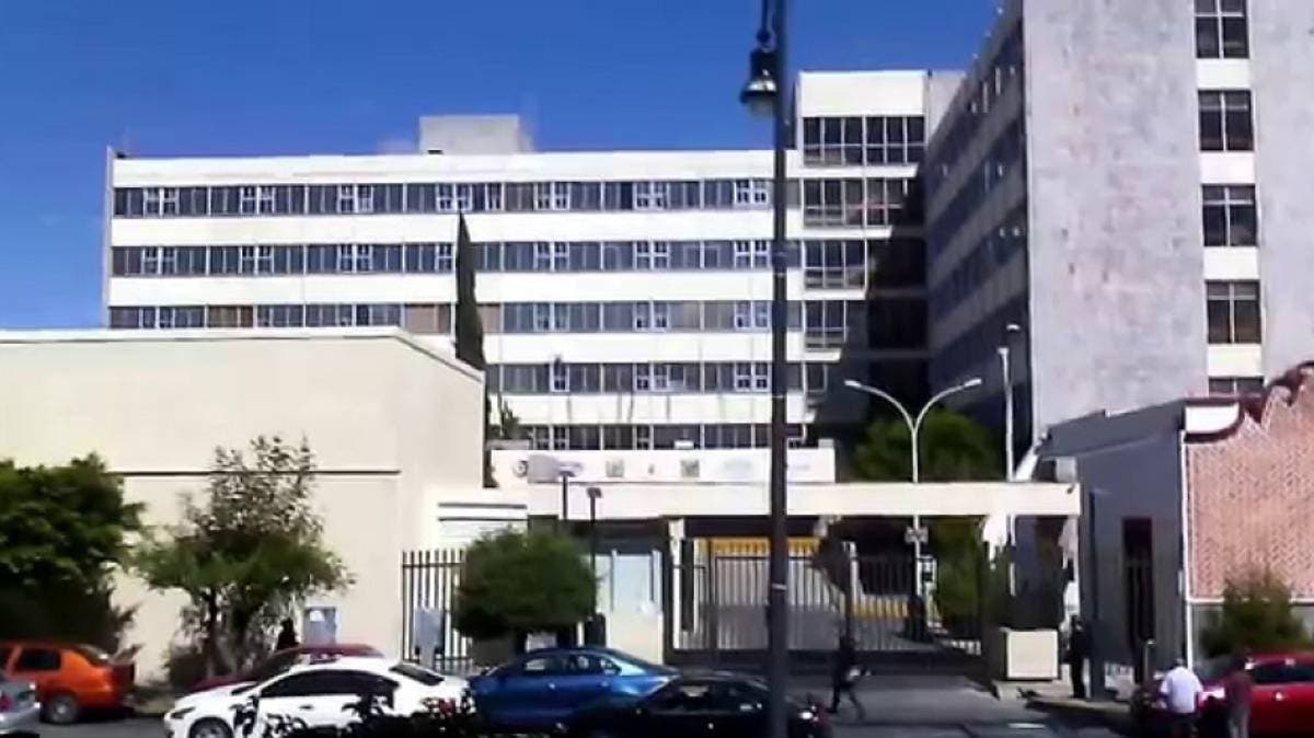Detienen a presunto ladrón dentro del IMSS San José; intentó robar a un paciente en plena atención médica