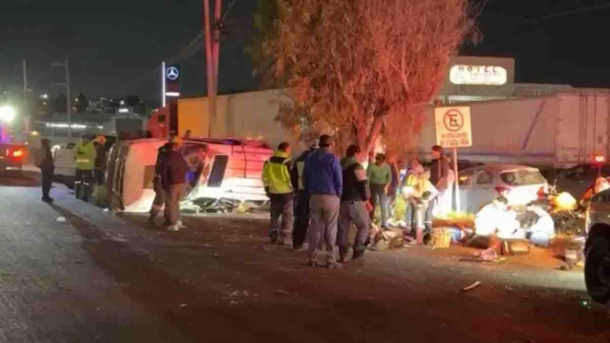 Tragedia familiar en la autopista México–Puebla: volcadura deja una niña y un adulto sin vida