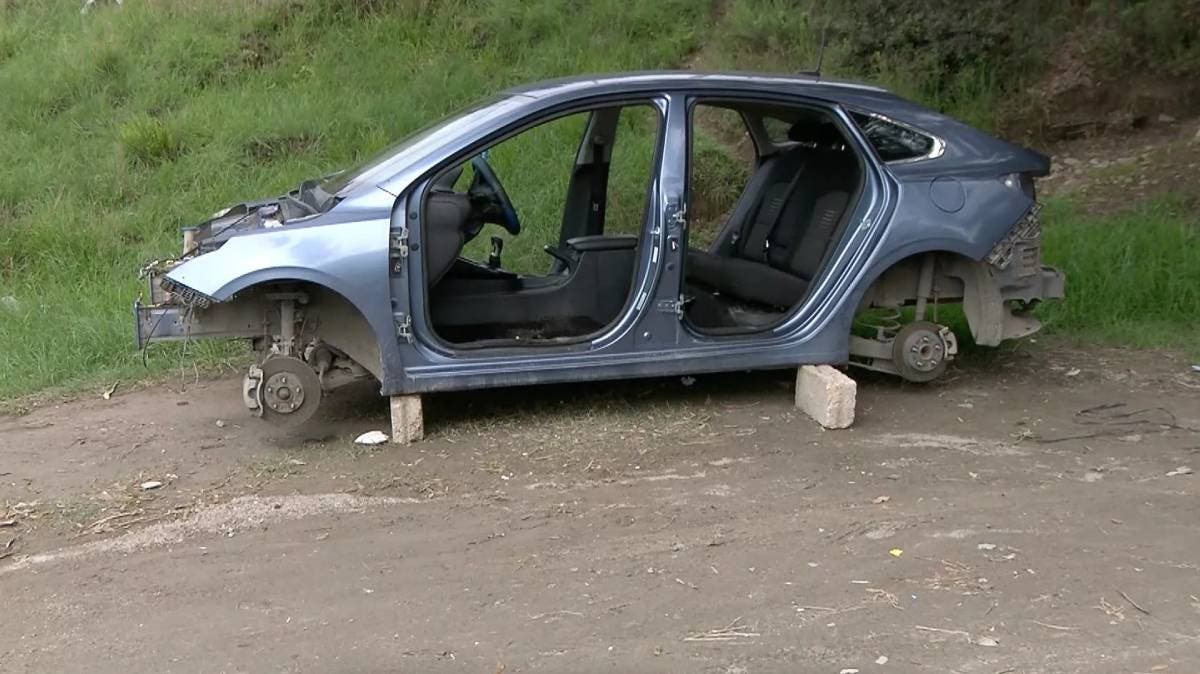 Armenta denuncia desvalijo de autos robados con presunto permiso de autoridades