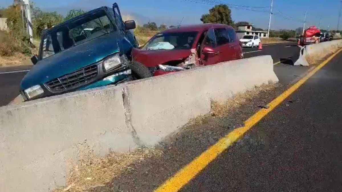 Choque en la carretera Atlixco–Izúcar provoca cierre parcial y movilización de emergencia