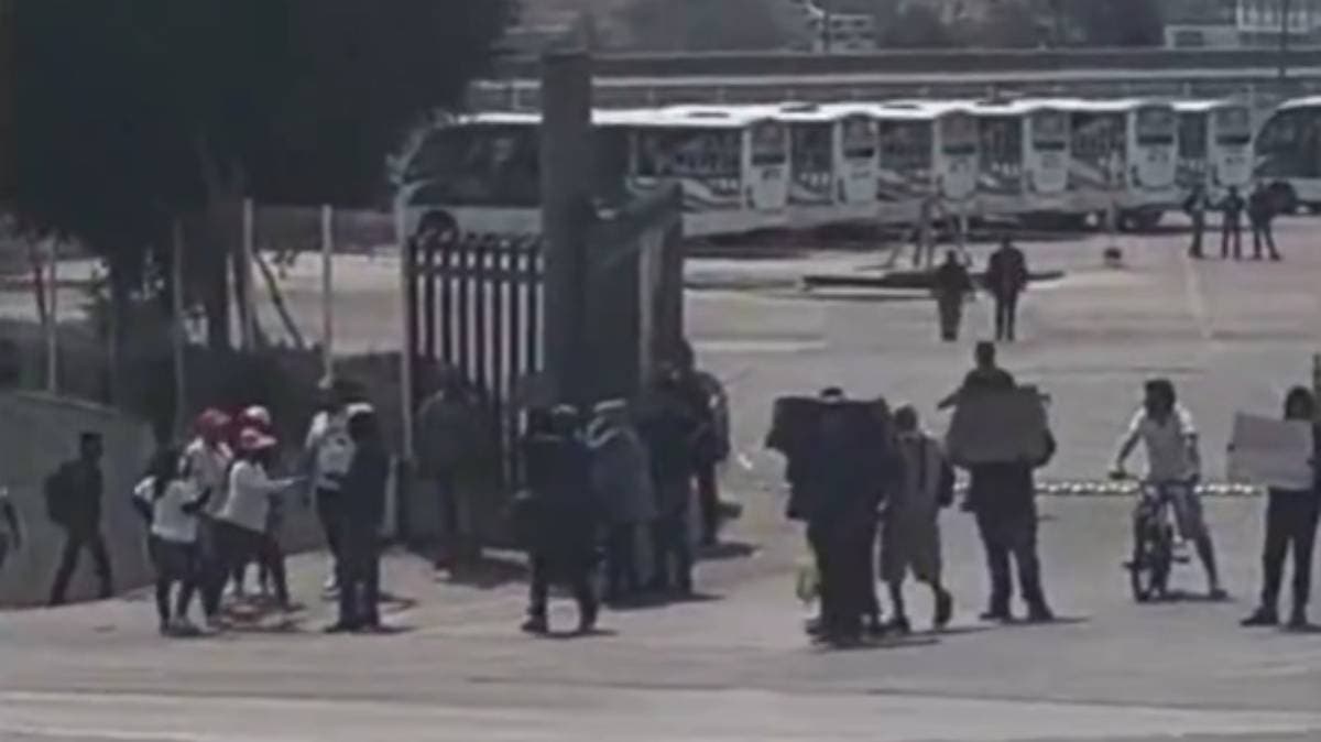 Bloqueo en terminal de RUTA Valsequillo evidencia tensión entre transportistas y autoridades