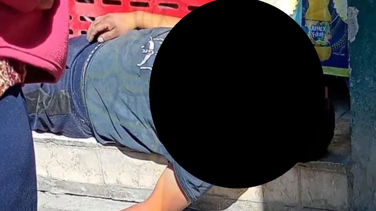 Hombre se desploma y muere mientras vendía plantas en calles de Puebla