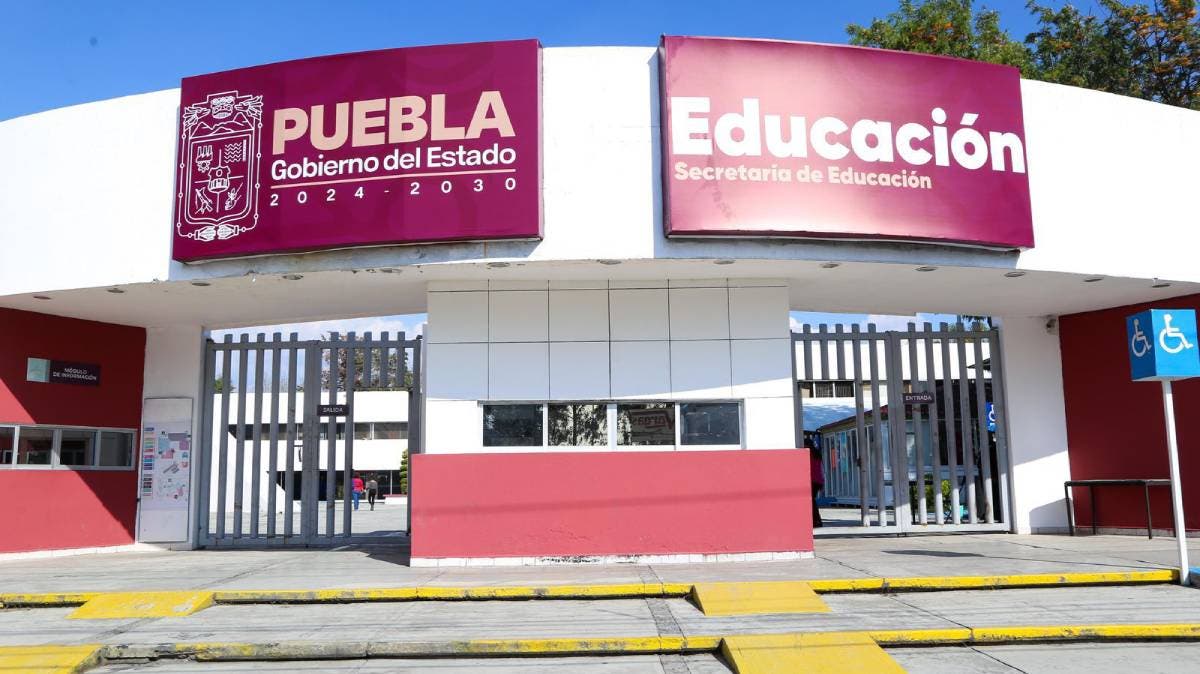 Sacuden a la SEP Puebla: separan a 10 funcionarios por presunta corrupción en plazas