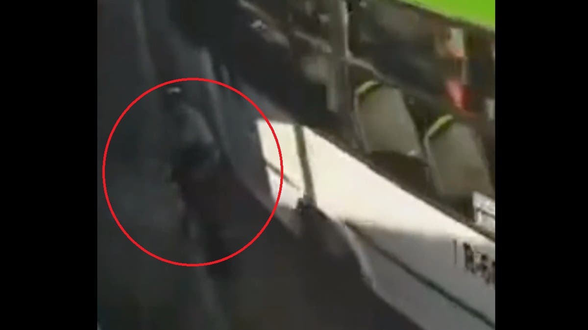 Chofer de la Ruta 68 arrolla a abuelito y huye en Xonacatepec; el momento quedó grabado en VIDEO