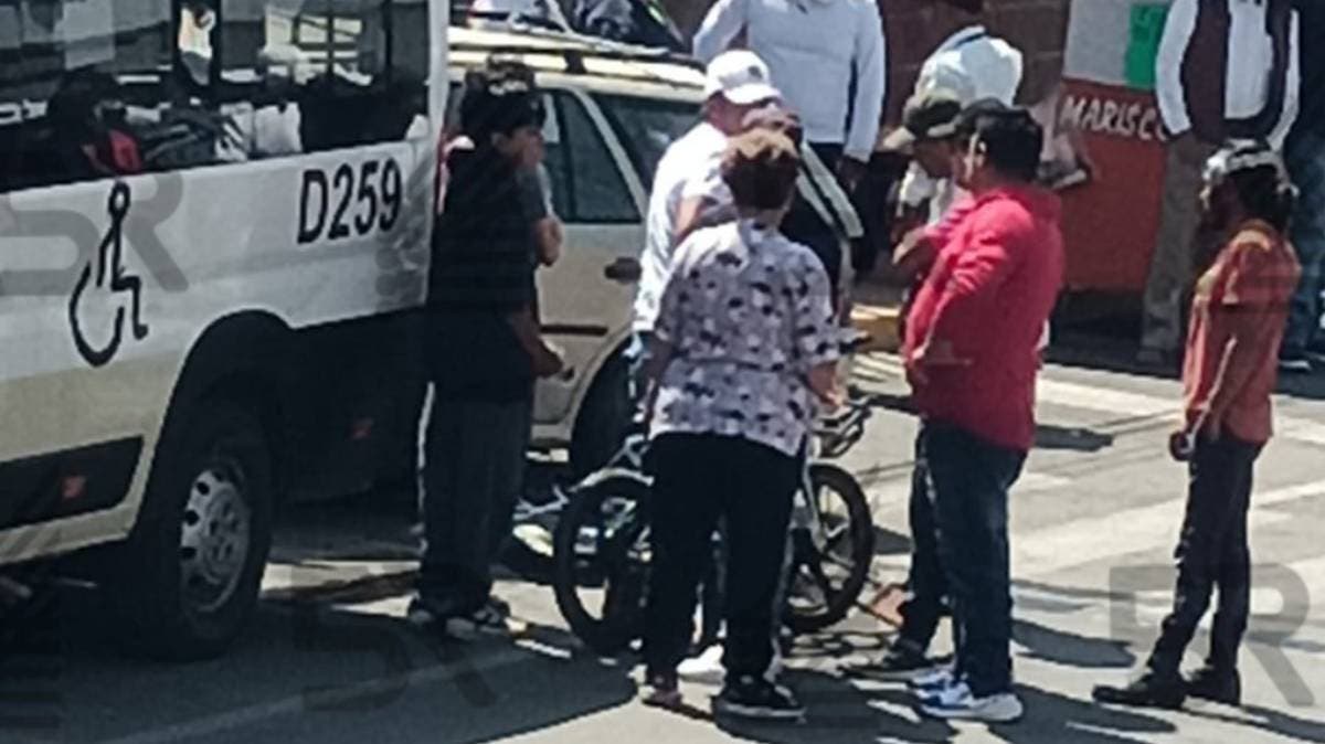 Conductor borracho choca contra puesto de memelas y provoca fuga de gas en Lomas de San Miguel