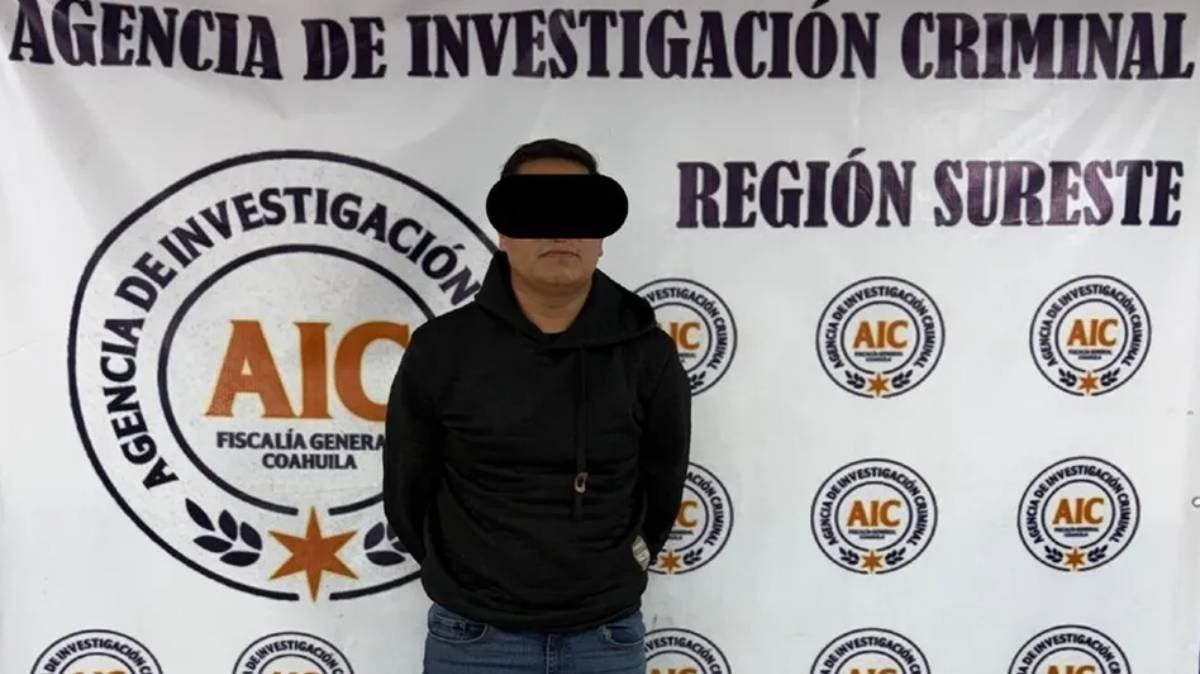 Detienen a hombre por apuñalar al amante de su esposa en motel de Saltillo