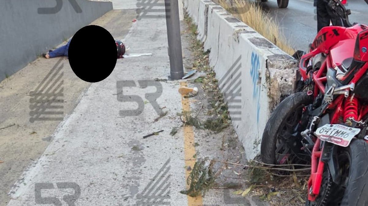 Domingo de tragedia en Puebla: motociclista muere tras impactar contra muro en Bulevar Carmelitas