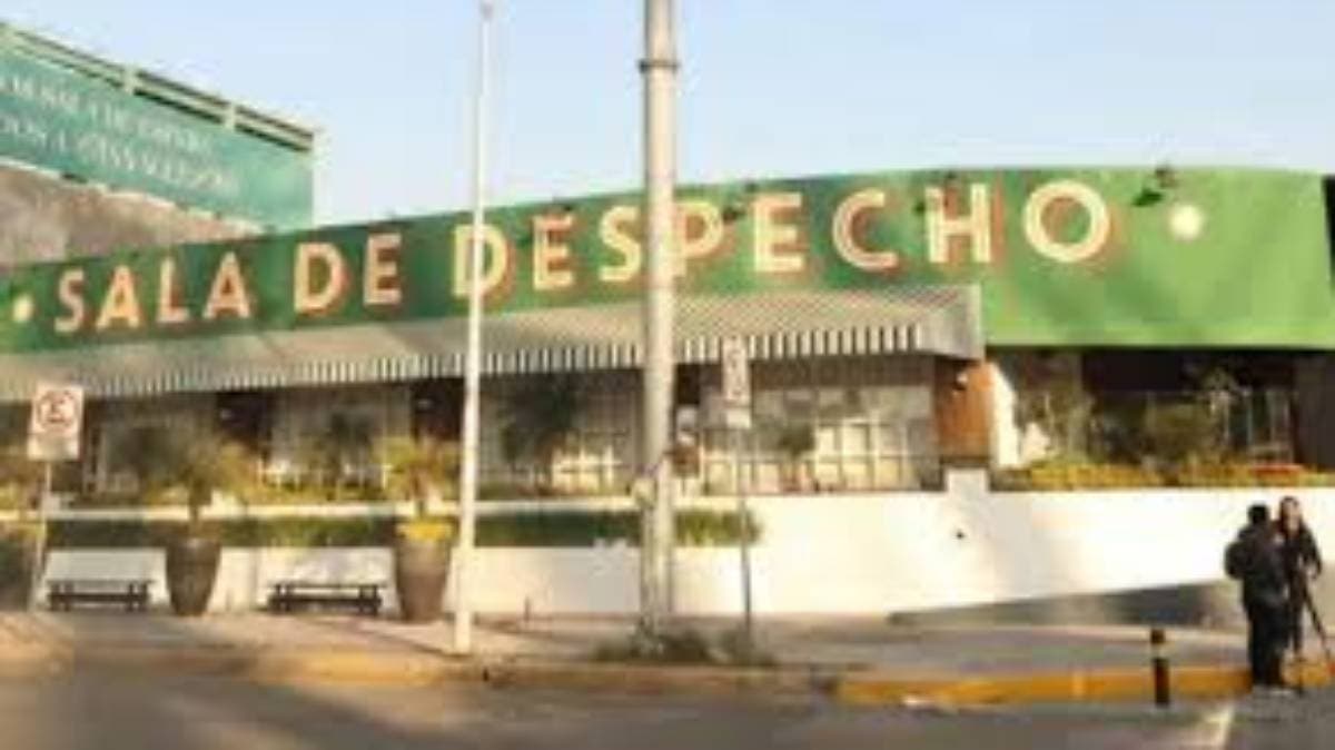 Ataque frente a Sala de Despecho en Angelópolis fue una “confusión”: Fiscalía confirma que jóvenes no eran el objetivo