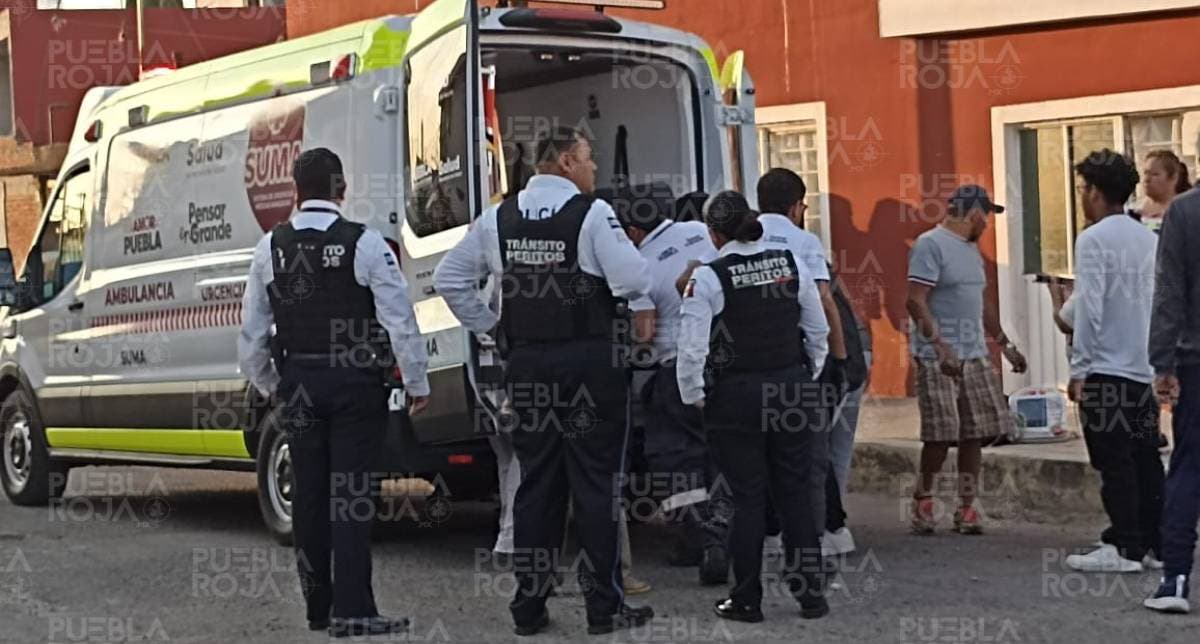 Dos mujeres son atropelladas en calles de Puebla; conductor huye y deja la escena