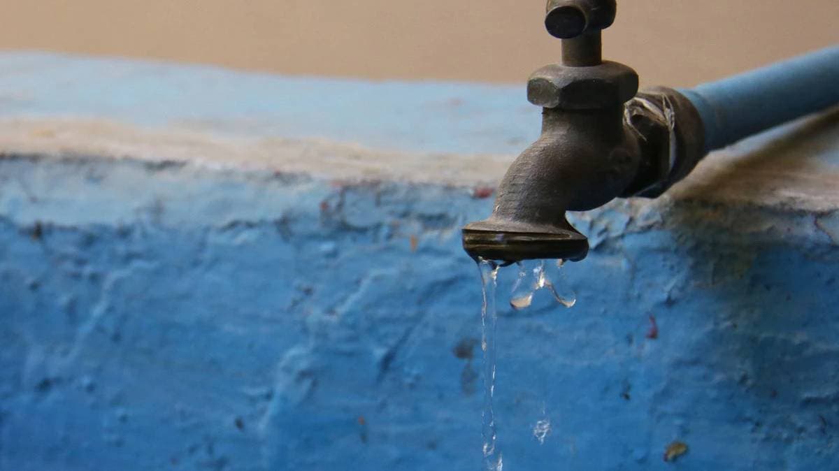 Agua de Puebla suspende suministro: colonias afectadas enfrentan corte de 36 horas