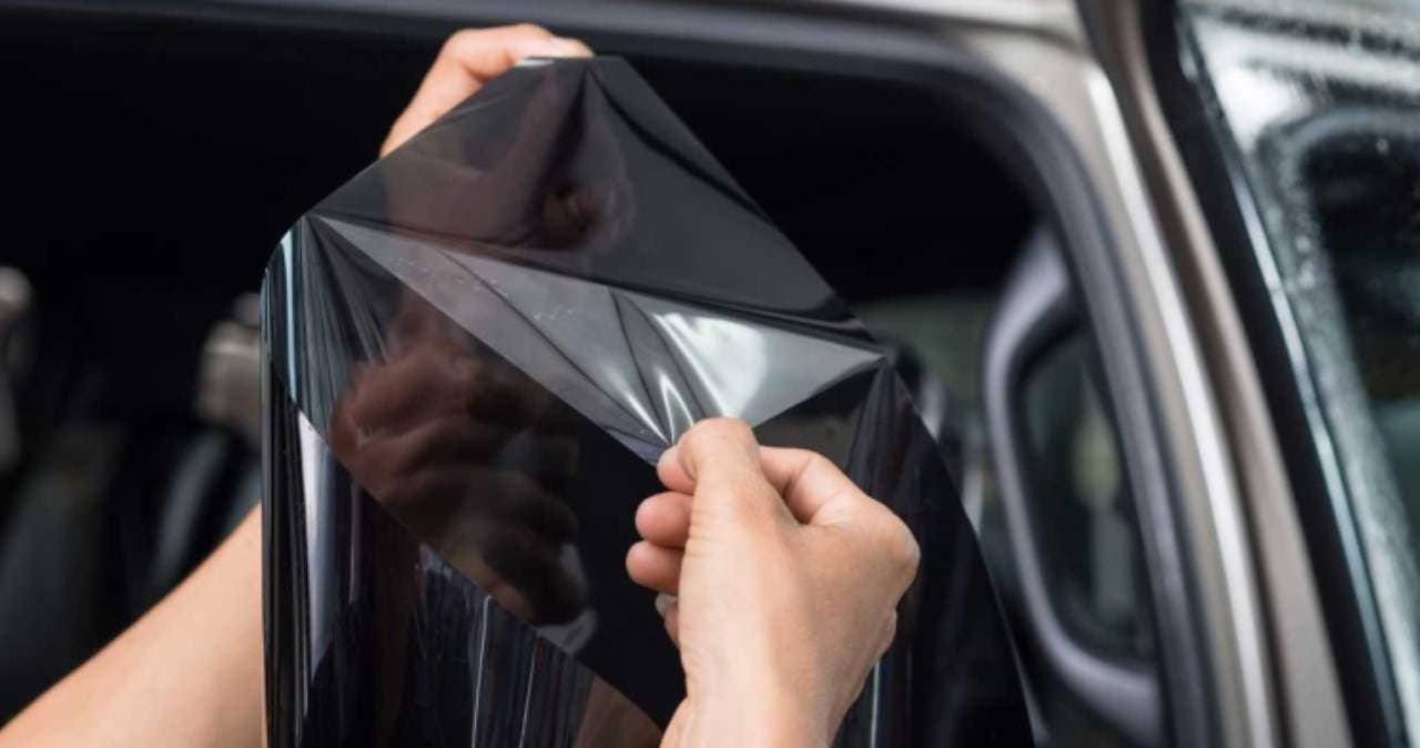 Multas en Puebla: sólo circularán autos con polarizado de agencia