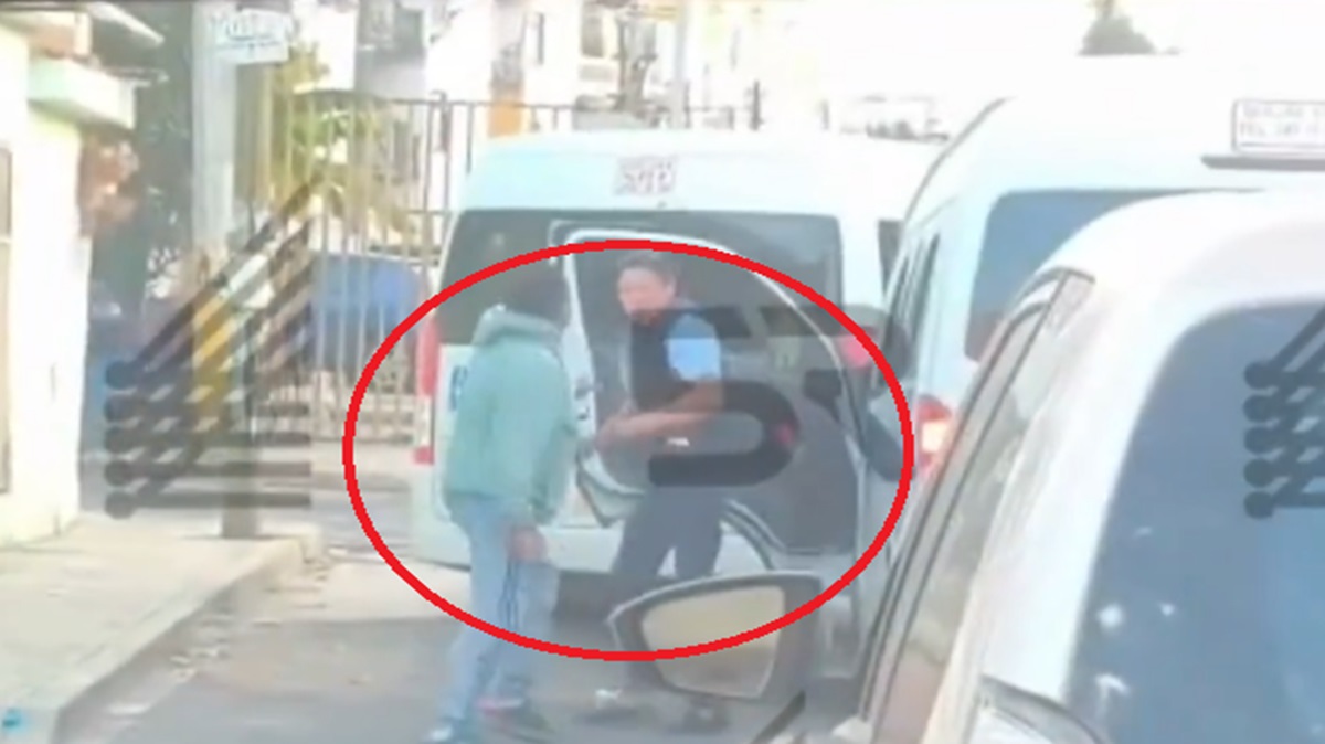 VIDEO: Choferes de la Ruta 8 Cholula–CAPU se enfrentan tras persecución y casi choque en plena calle