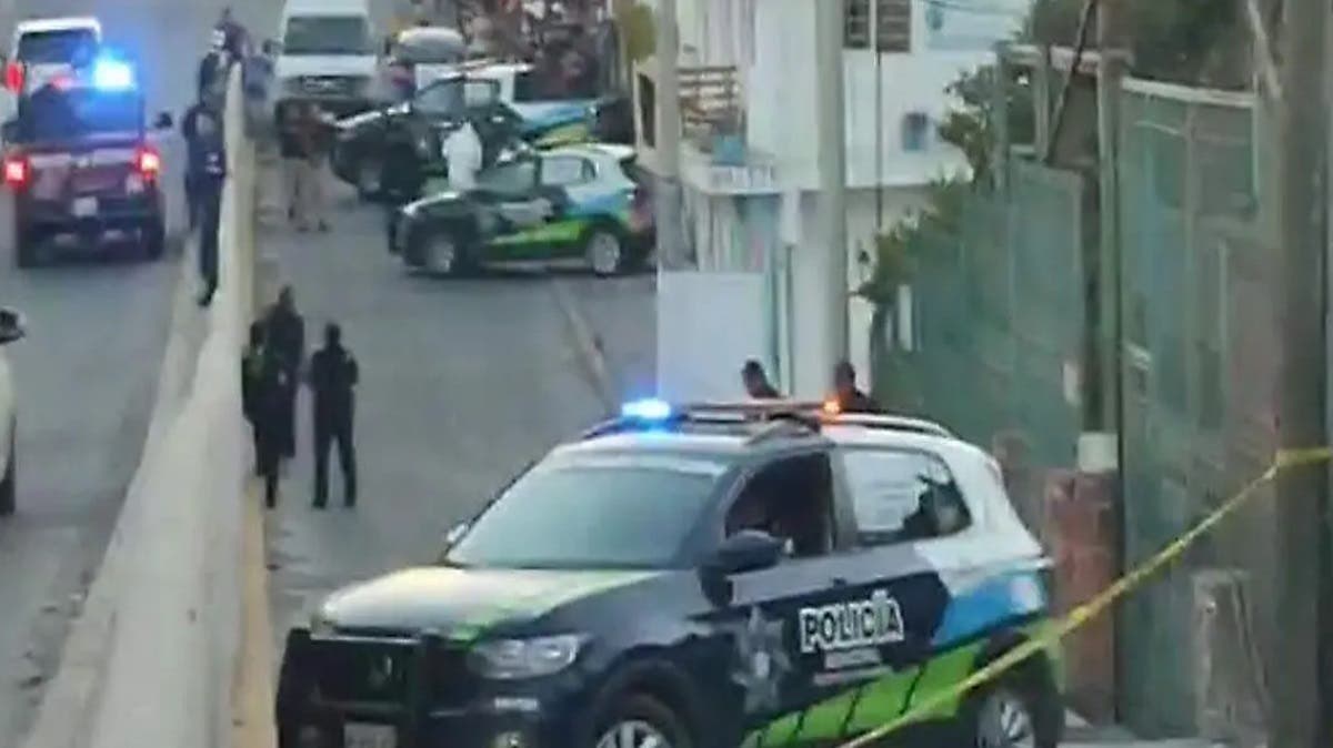 Muere mujer baleada en su puesto de flores en Puebla