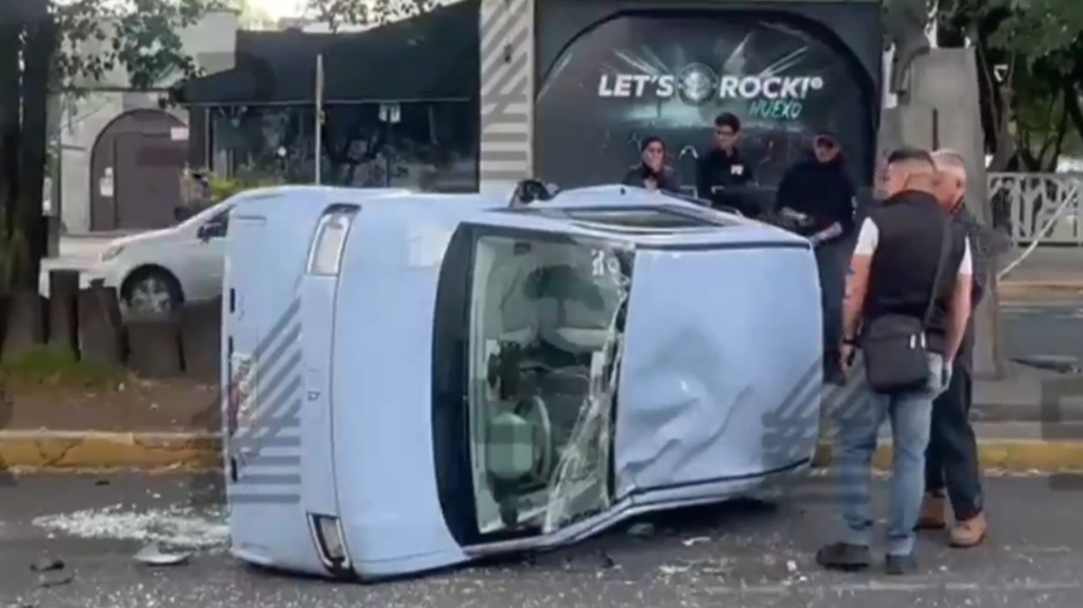 Caos vial en Puebla: volcadura deja un lesionado en pleno regreso a clases