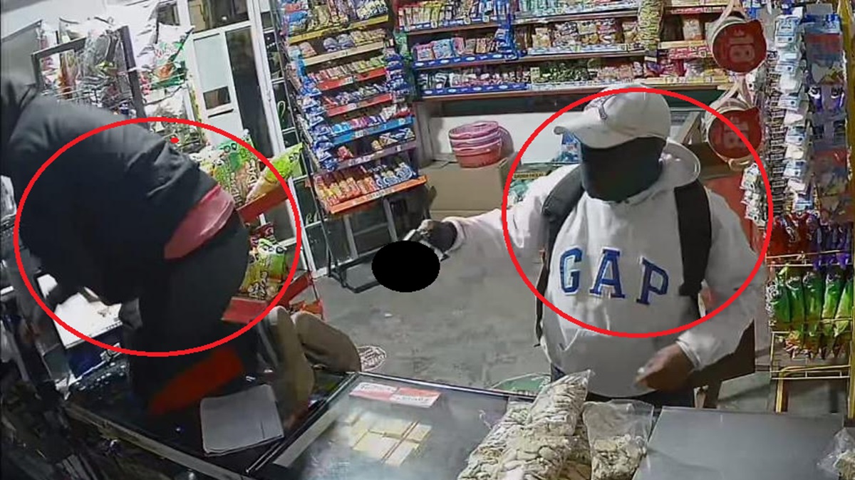 Asalto armado en Puebla: encapuchados irrumpen en tiendita y encañonan a encargados