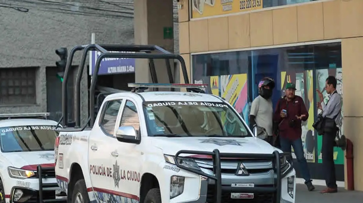 Asalto tras retiro en BBVA deja heridos y robo de 200 mil pesos en La Juárez, Puebla