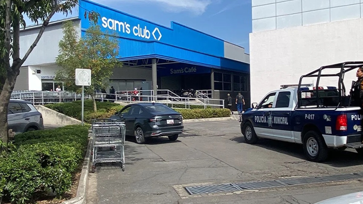 Puebla: atacan a cuentahabiente tras salir de Banorte en Plaza San Diego; le roban 200 mil pesos