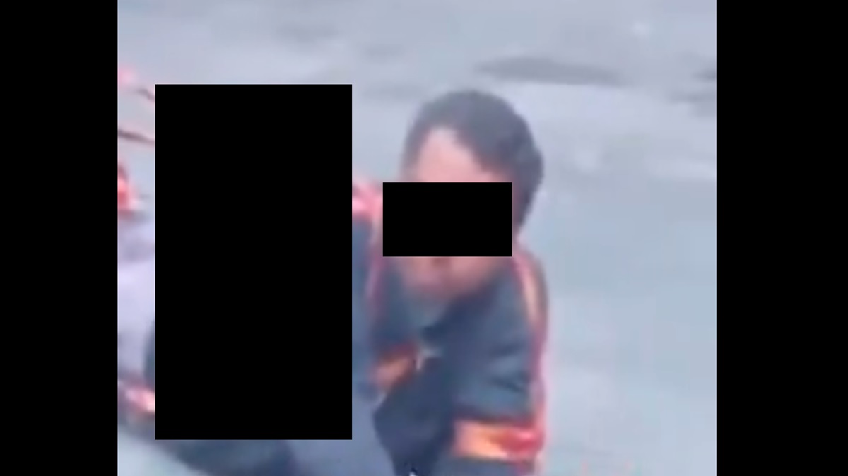 Vecinos atrapan y amarran a sujeto acusado de robar una iglesia en Puebla