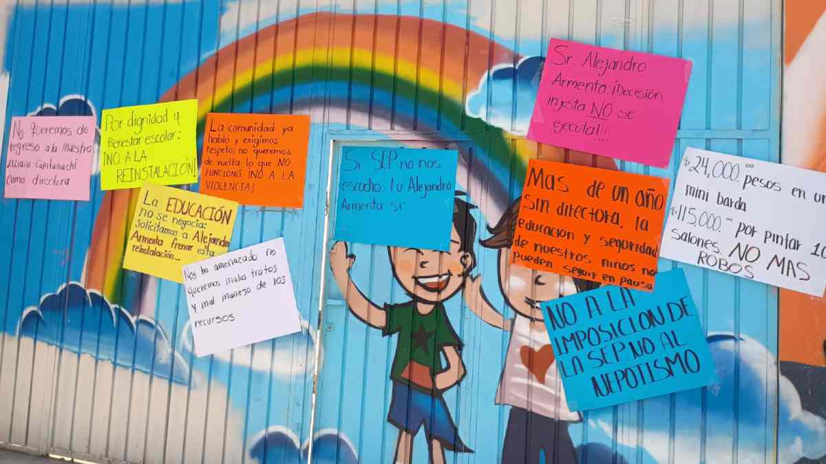Padres toman jardín de niños en Puebla para evitar regreso de exdirectora; acusan violencia y conflictos internos