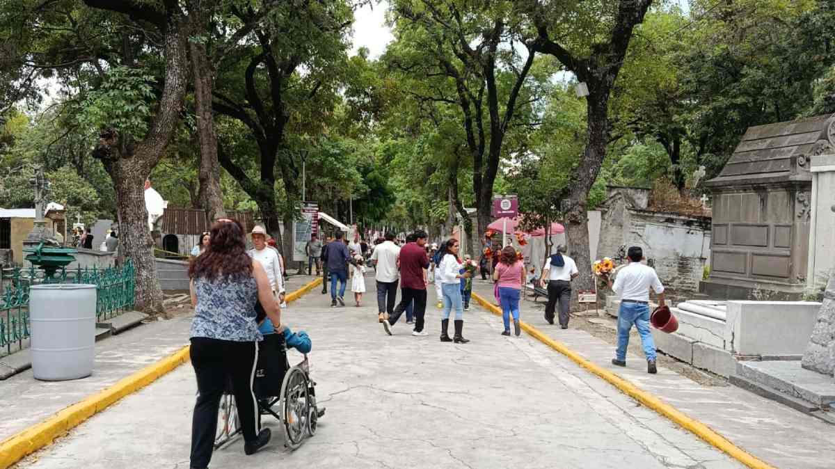 Más de 38 mil personas visitaron el Panteón Municipal de Puebla por el Día de las Madres