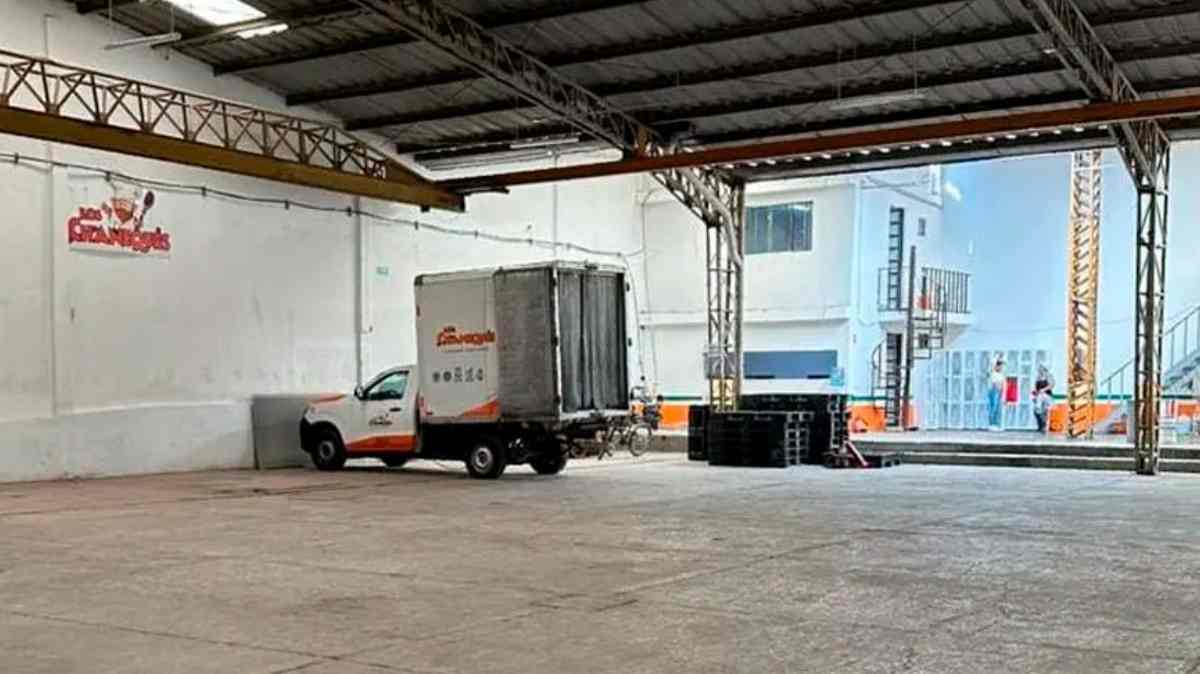 Trabajadores denuncian presuntas irregularidades laborales en empresa de alimentos de Puebla; acusan pagos “mixtos” y horas extras incompletas