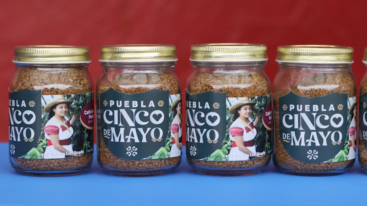 Solo 7 ventas en tres meses: La secretaria de Agricultura culpa a productores por el fracaso digital del café poblano “Cinco de Mayo”