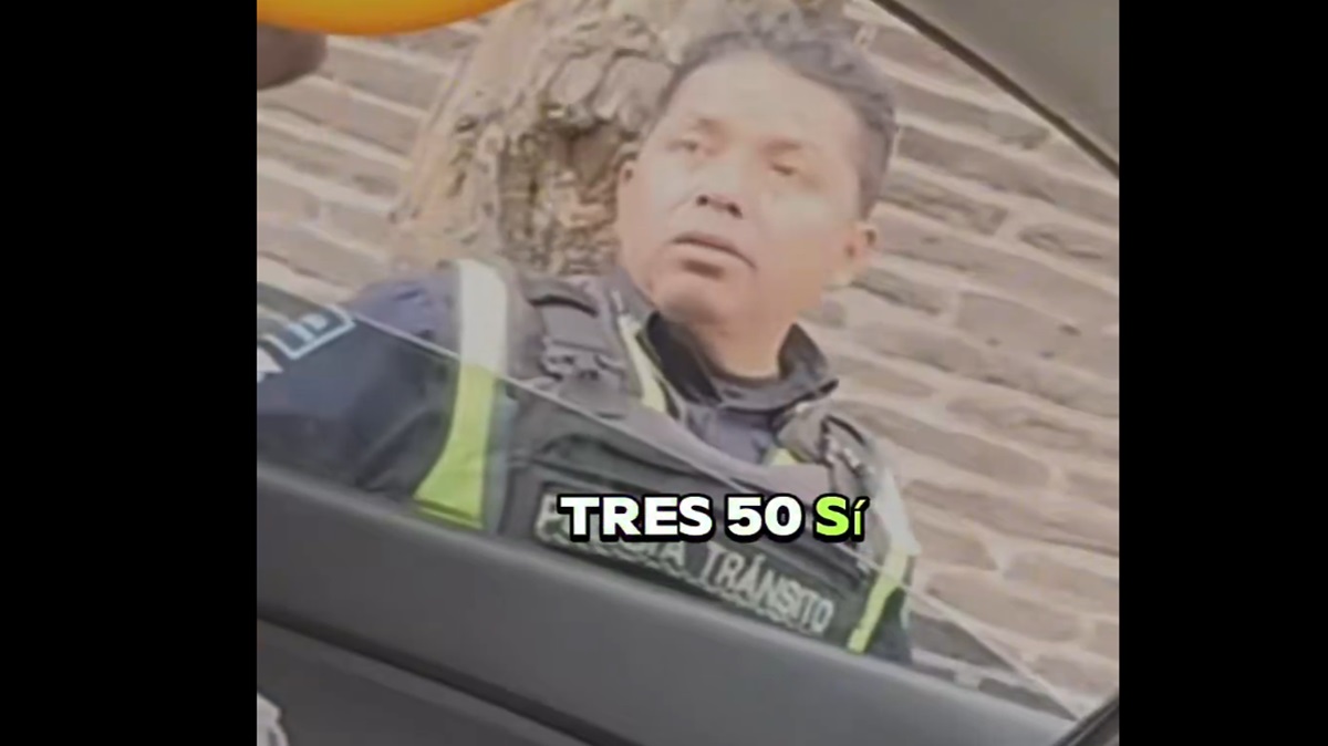 “Dame los 500 o te infracciono”: captan extorsión de agentes de Tránsito en Puebla