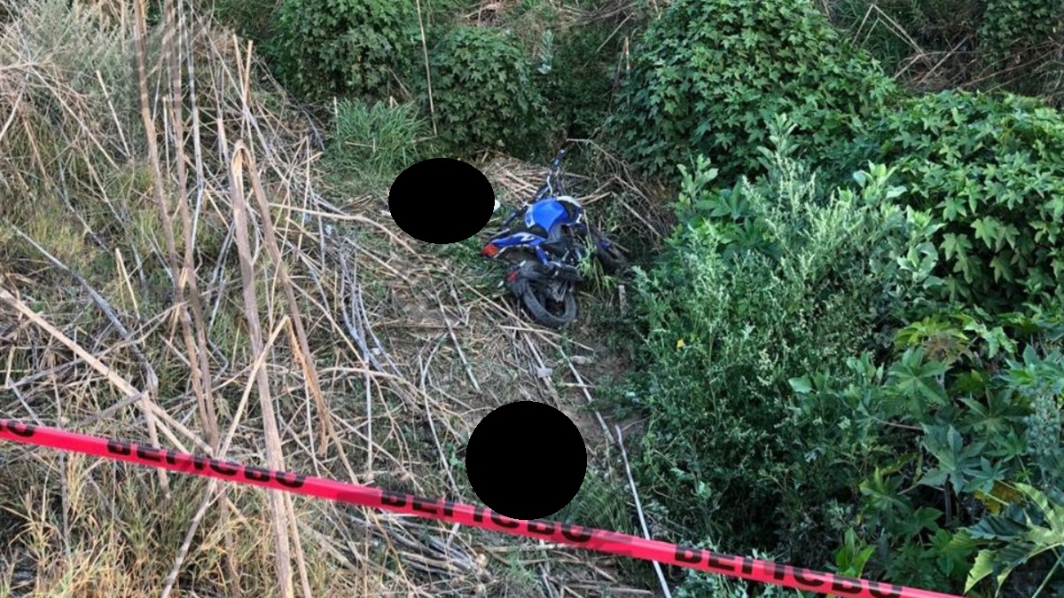 Tragedia en “El Cocodrilo”: mujer muere tras caer con su pareja a canal de aguas negras en Tochtepec