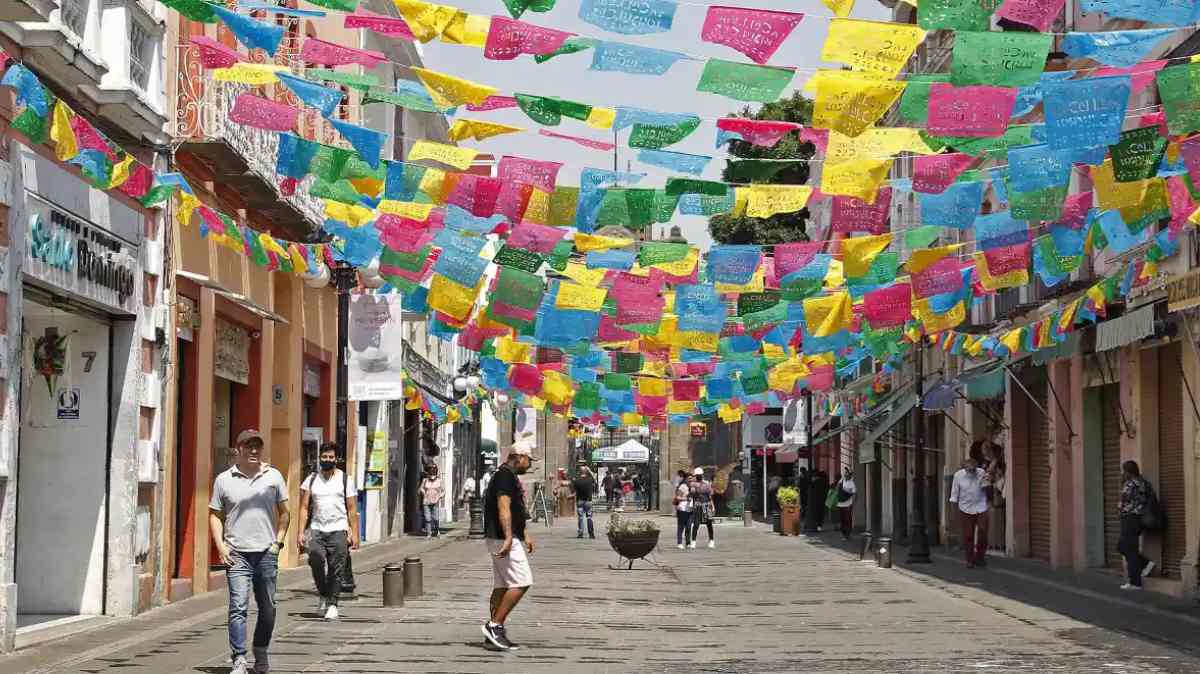 Calle de los Dulces tendrá nuevas reglas: Gobierno de Puebla busca ordenar uno de los corredores más emblemáticos del Centro Histórico