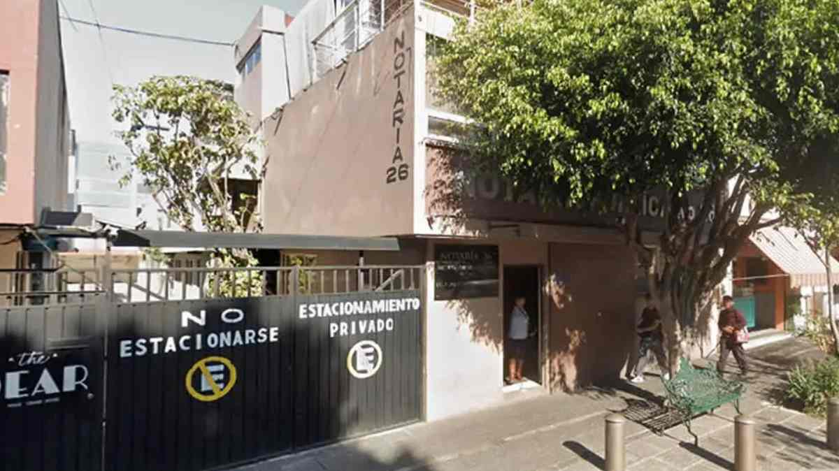 Asalto armado en la Notaría 26 de Puebla: cuatro sujetos irrumpen y someten a clientes y trabajadores