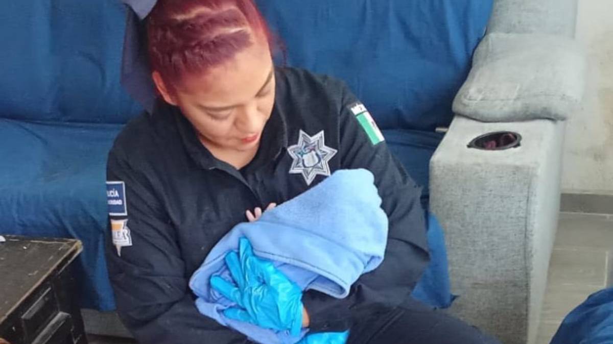 Policías Municipales ayudan en parto de emergencia en Puebla; mamá y bebé están a salvo