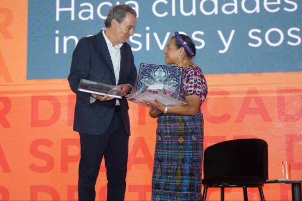 Rigoberta Menchú llega a Puebla y pone el foco en la inclusión; Pepe Chedraui afirma que una ciudad inteligente debe ampliar derechos
